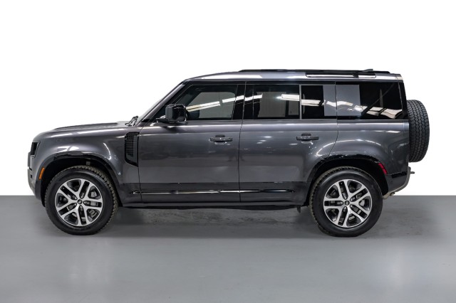 2022 Land Rover Defender X-Dynamic HSE 9