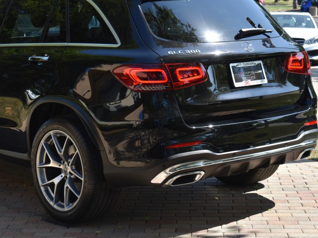 2021 Mercedes-Benz GLC One Owner AMG Line Pano Moonroof Burmester Sound S 8