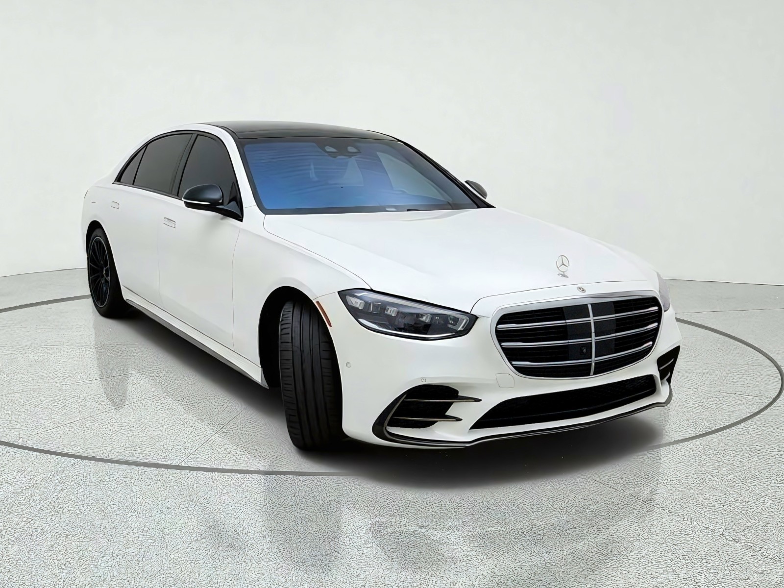 Used 2023 MANUFAKTUR Diamond White Mercedes-Benz S 500 image 4