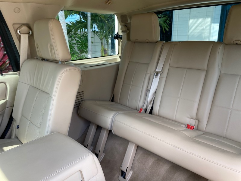 2010 Lincoln Navigator 4WD SUNROOF LOW MILES 31,209 in , 