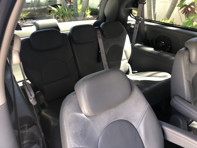 2005 Chrysler Town & Country Limited Heated Leather Nav DVD CD Sunroof in pompano beach, Florida