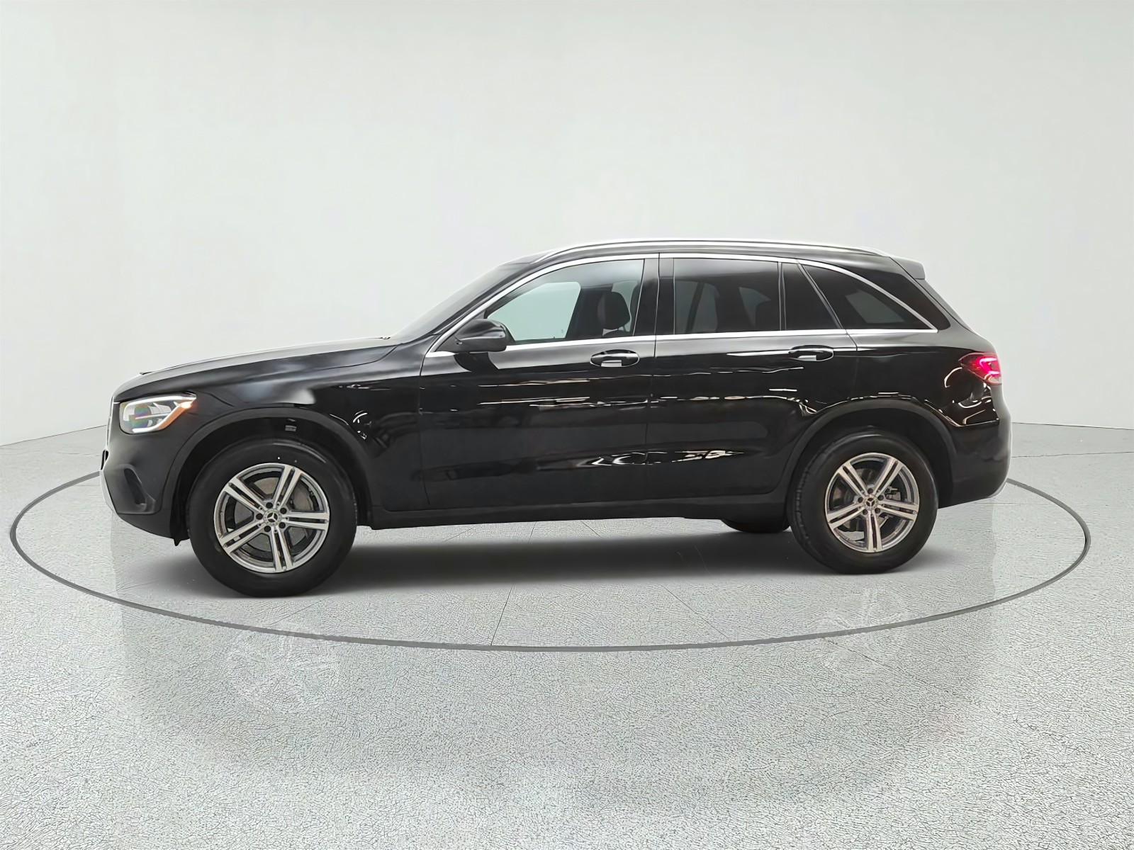 Used 2022 Black Mercedes-Benz GLC 300 SUV image 8