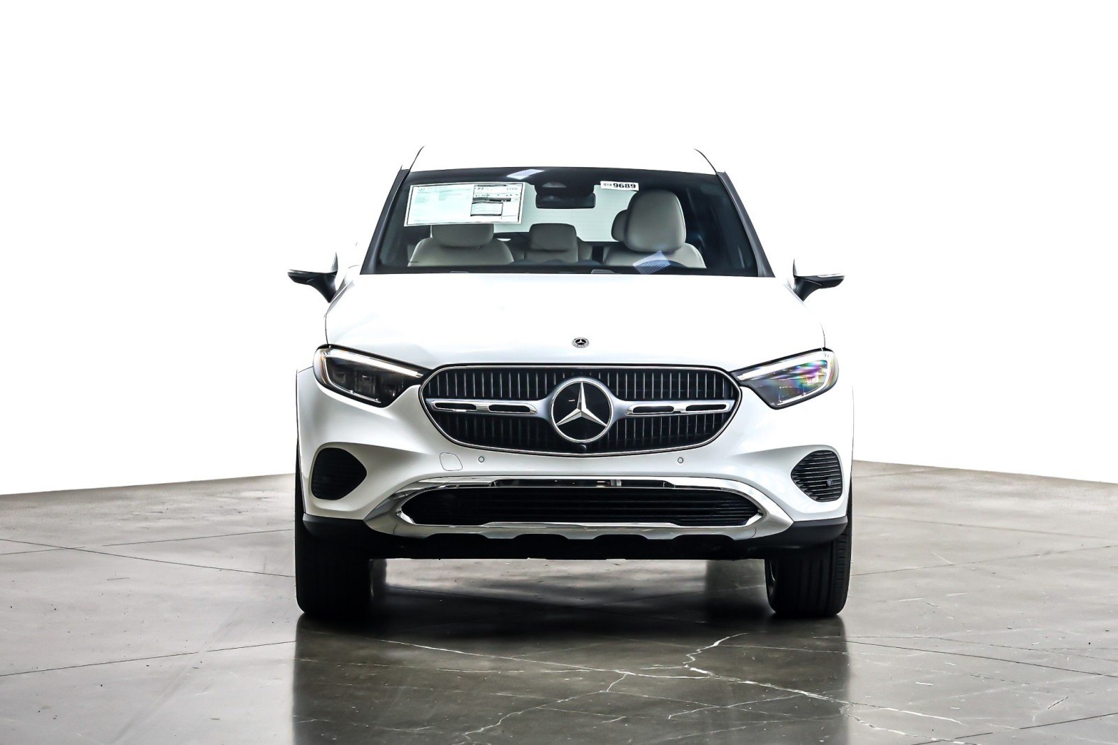 New 2026 Polar White Mercedes-Benz GLC 300 image 2