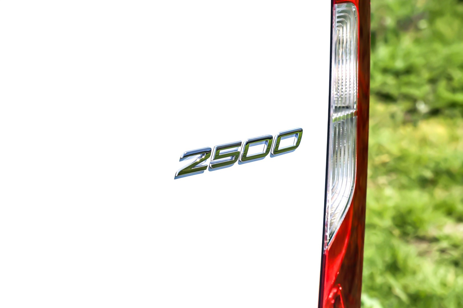 New 2025 Arctic White Mercedes-Benz Standard Roof 4-Cyl Diesel HO image 7