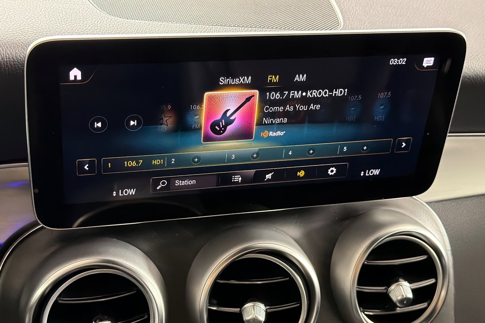 Used 2022 Black Mercedes-Benz GLC 300 SUV image 17