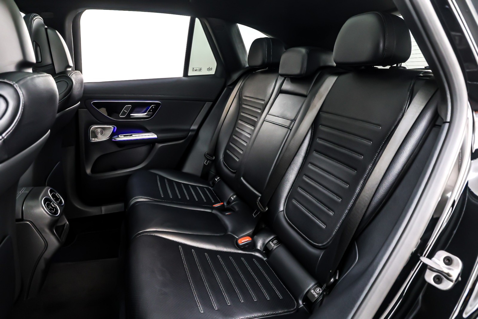 New 2026 Black Mercedes-Benz GLC 300 image 8