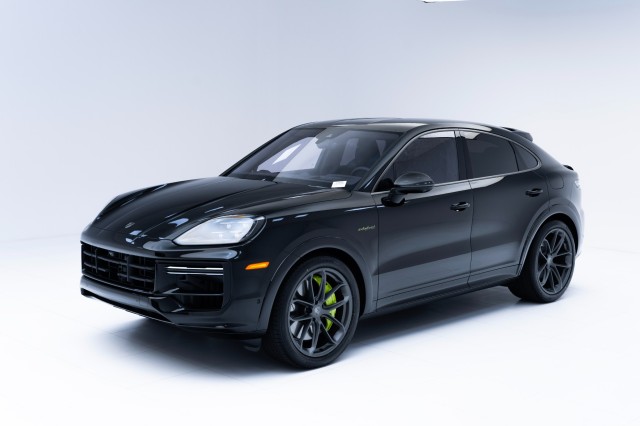 2025  Cayenne Turbo E-Hybrid Coupe in , 