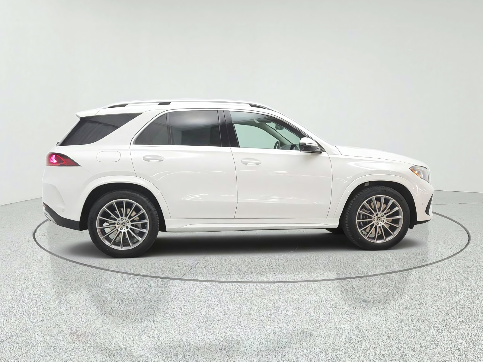 New 2027 Polar White Mercedes-Benz GLE 450 4MATIC® SUV image 4