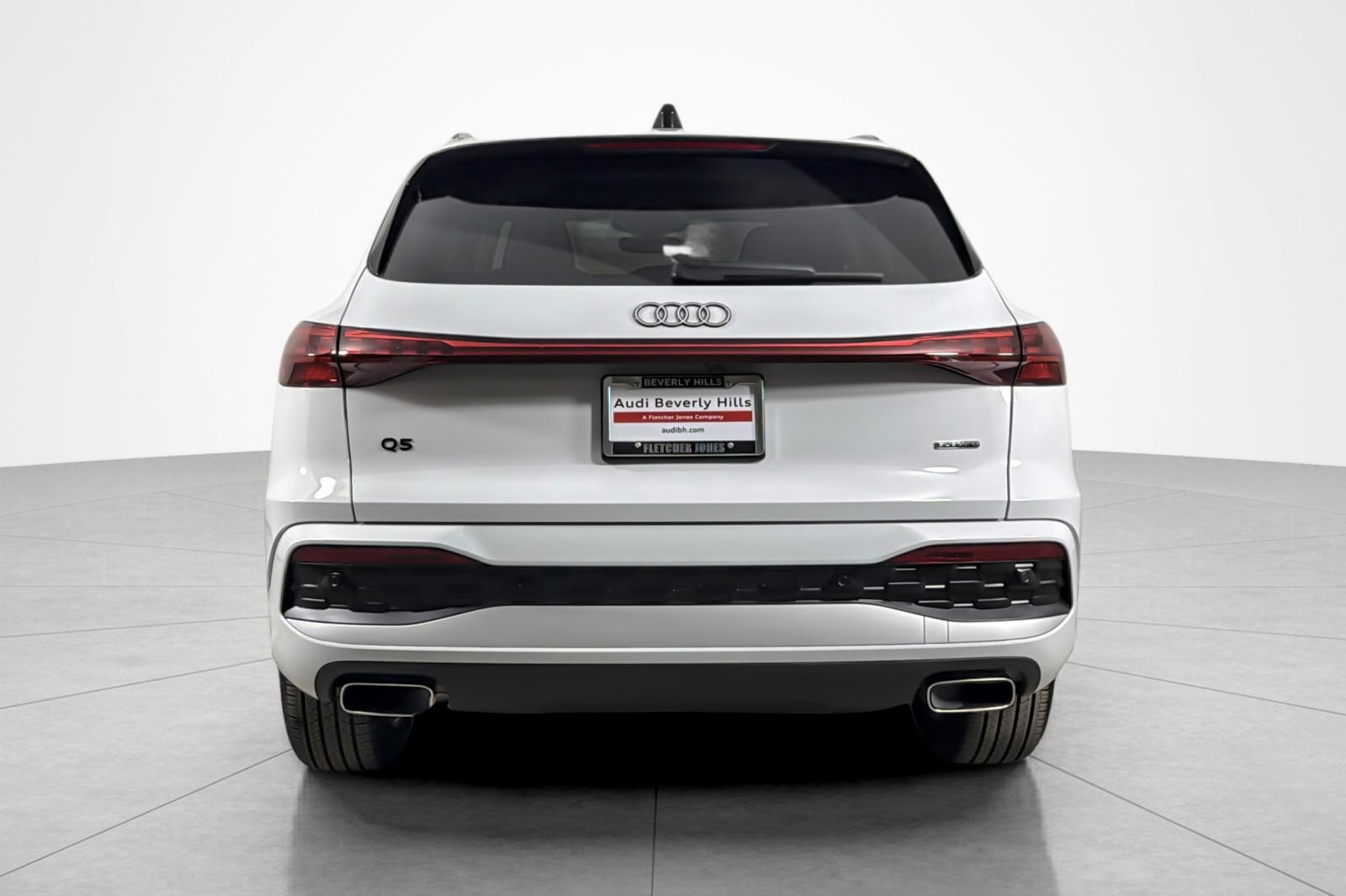 Used 2025 Glacier White Metallic Audi Premium Plus 2.0 TFSI quattro image 4