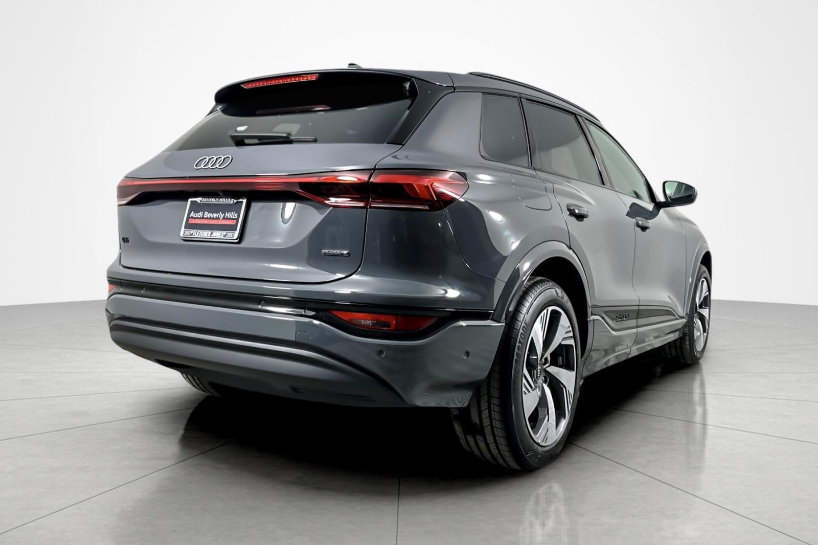 View vehicle photo 6