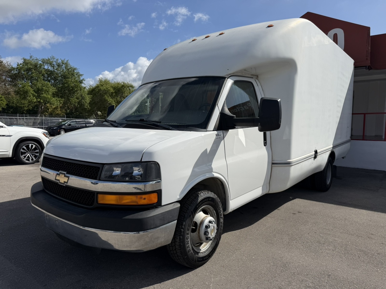 2016 Chevrolet Express - $20,977