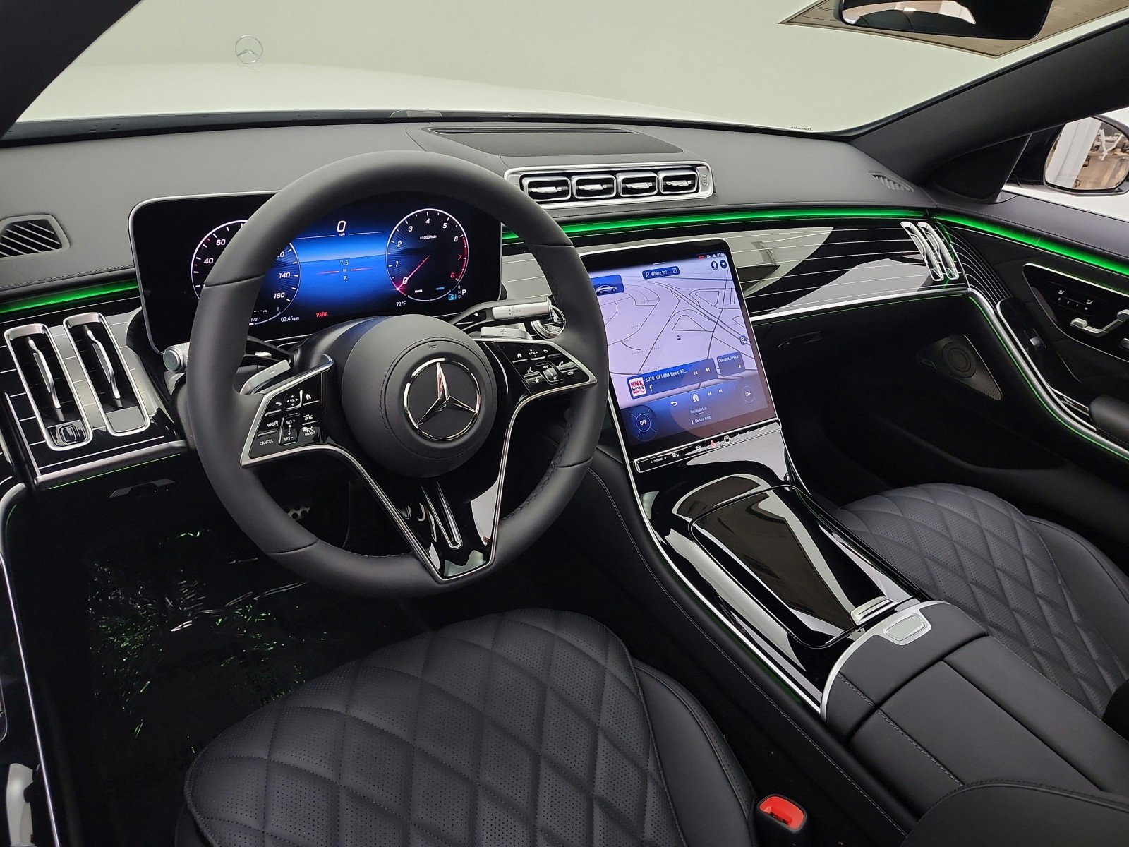 New 2026 MANUFAKTUR Moonlight White Metallic Mercedes-Benz S 500 image 9