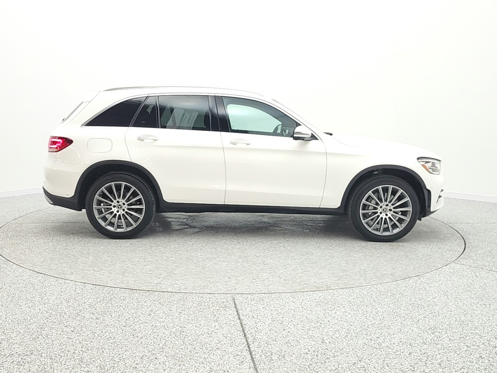 Used 2022 Polar White Mercedes-Benz GLC 300 SUV image 5