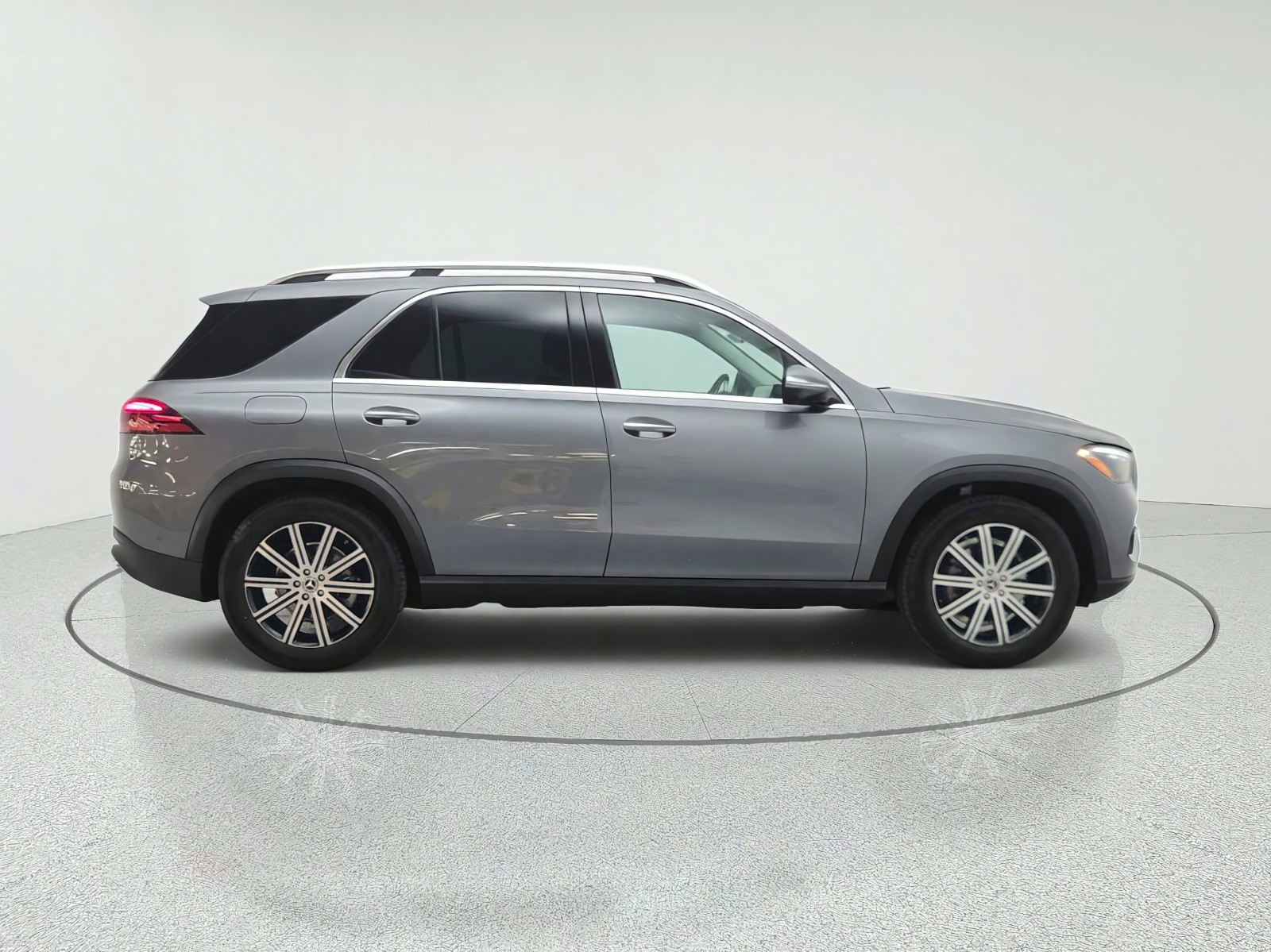 New 2026 Selenite Grey Metallic Mercedes-Benz GLE 350 4MATIC® SUV image 4