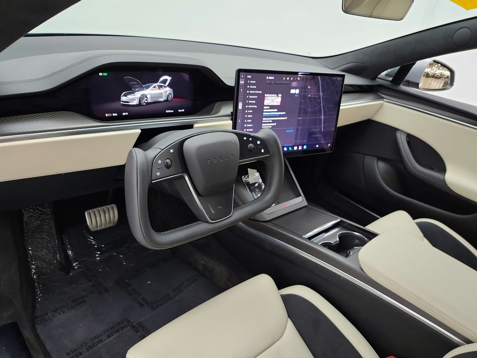 Used 2025 Lunar Silver Tesla Plaid image 9