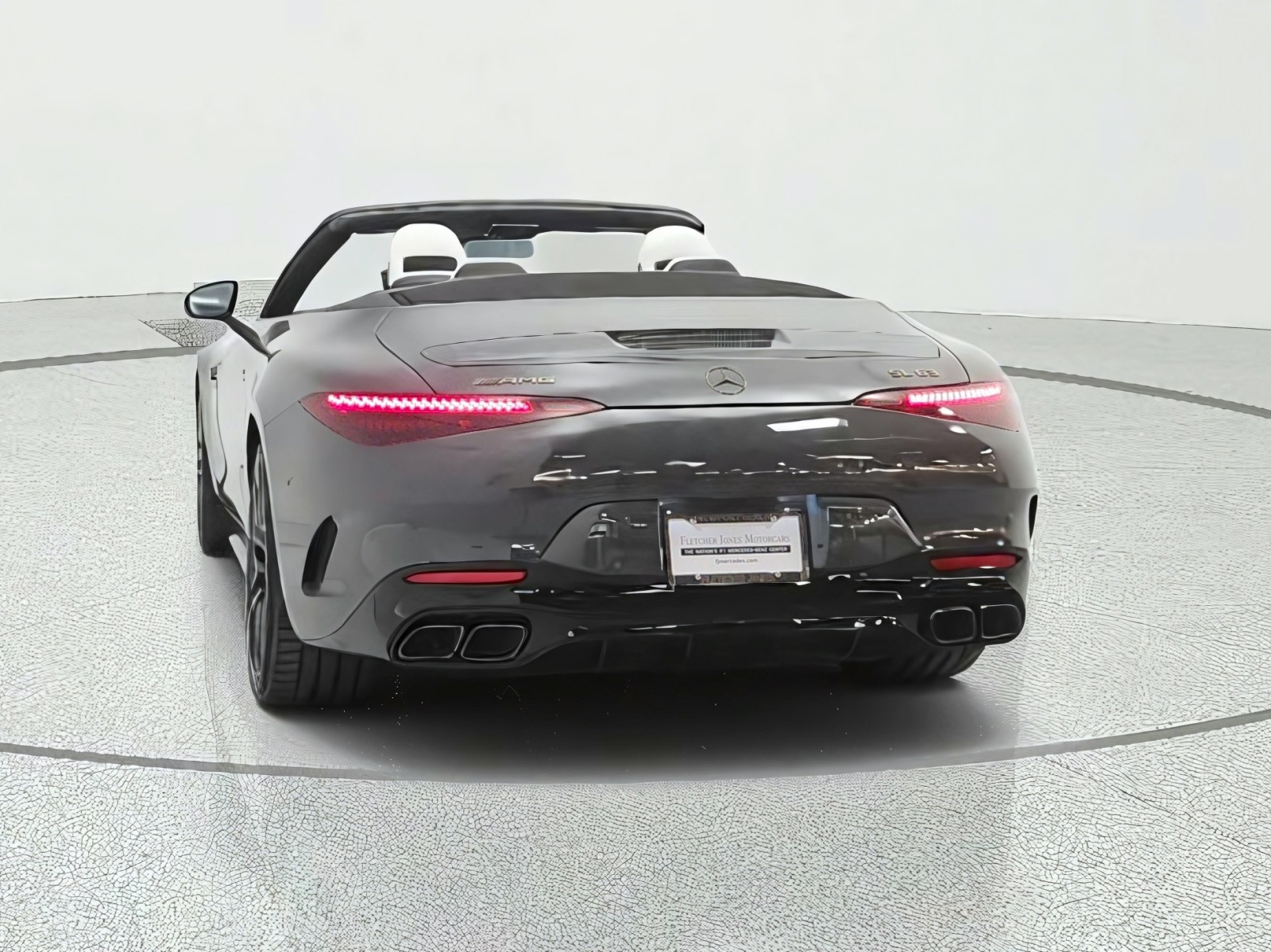New 2027 MANUFAKTUR Silicon Grey Mercedes-Benz AMG® SL 63 Roadster image 6
