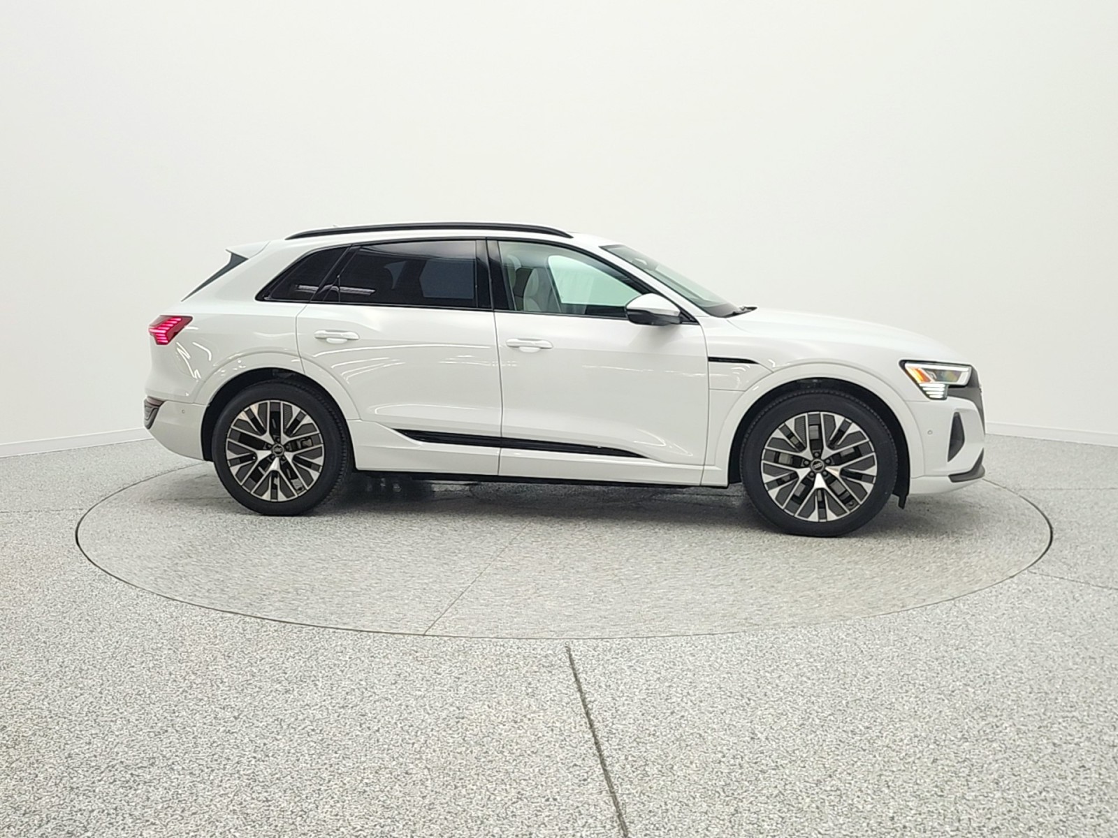 Used 2024 Glacier White Metallic Audi Premium Plus quattro image 4