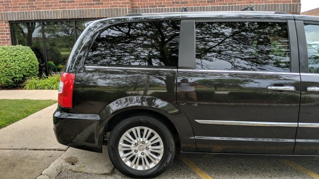 2014 Chrysler Town & Country Limited 12