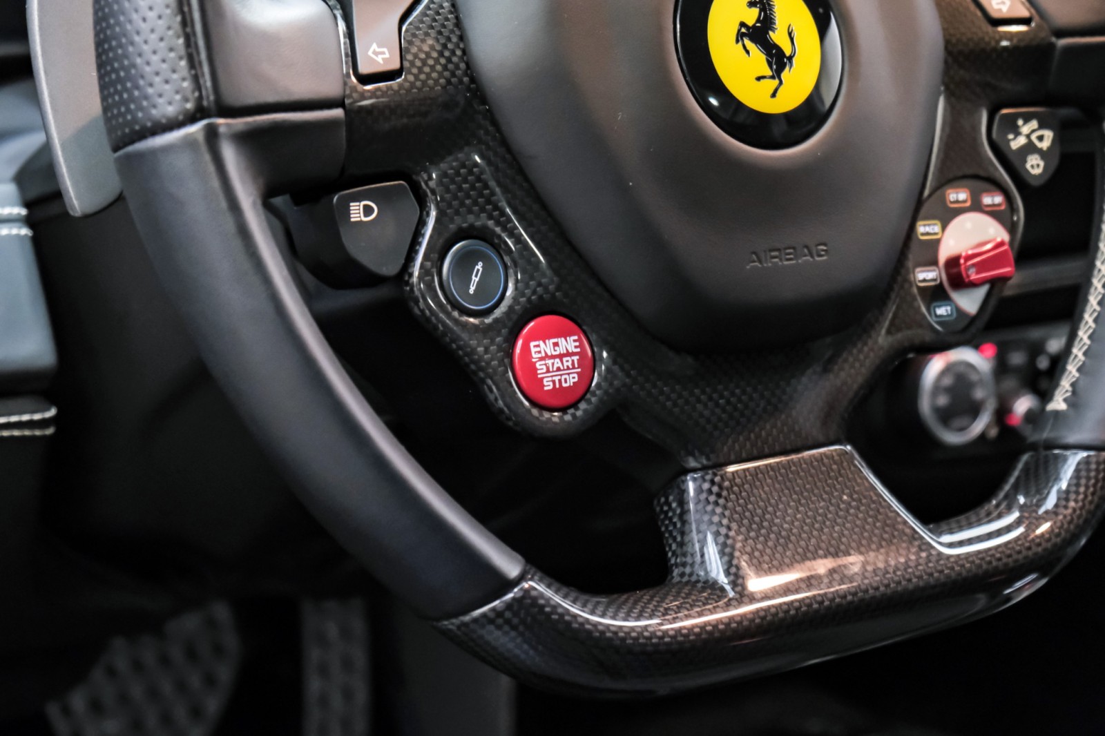2019 Ferrari 488 GTB Lifter HiFi Shields ParkSensorsCamera DaytonaSeats 21