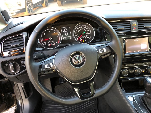 2015 Volkswagen Golf SportWagen TDI SEL 11