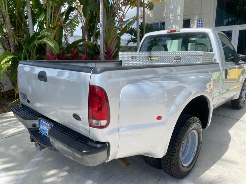 2001 Ford Super Duty F-350 DRW XL 1 OWNER LOW MILES 14,269 in , 