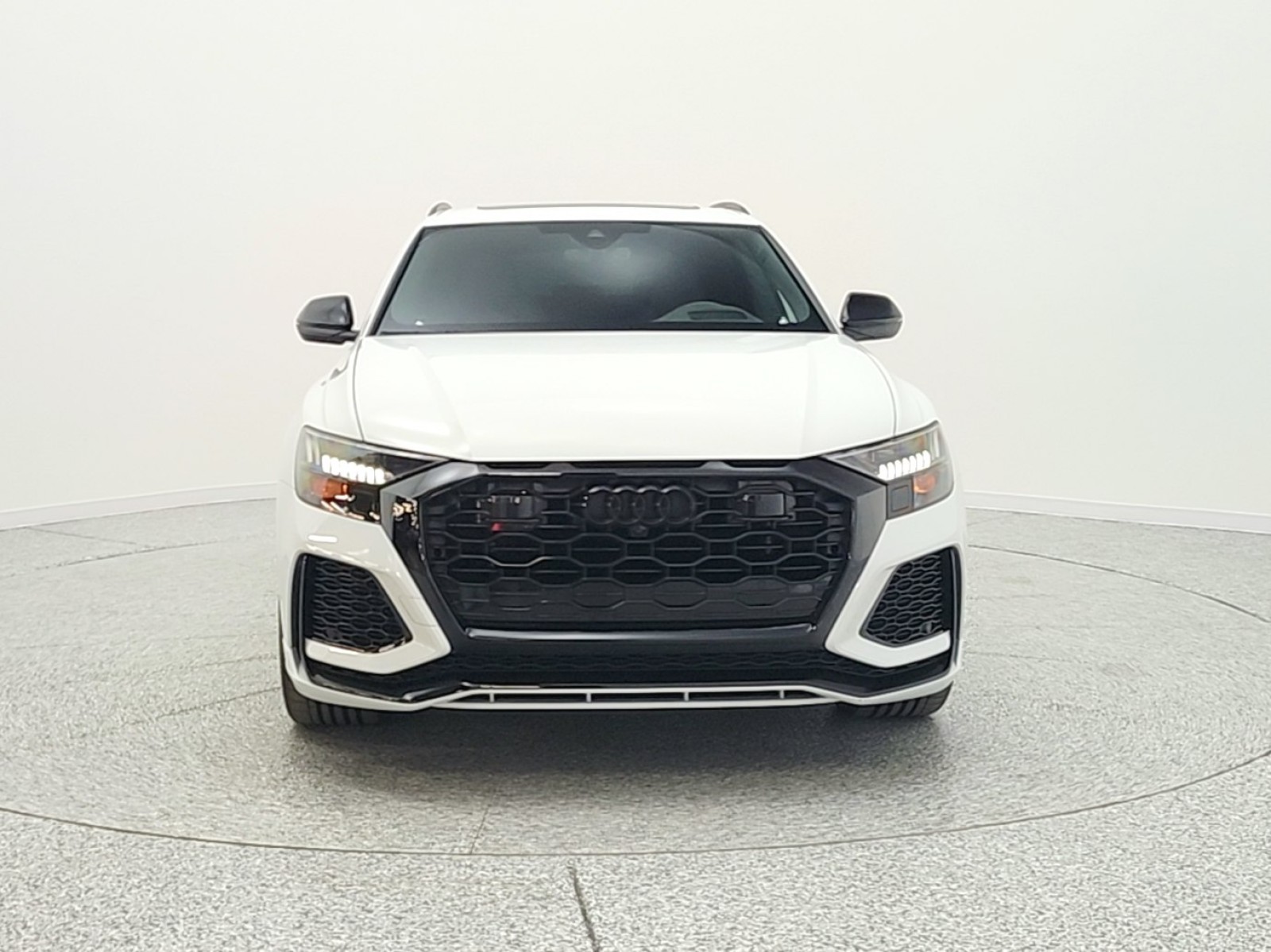 Used 2024 Glacier White Metallic Audi 4.0 TFSI quattro image 2