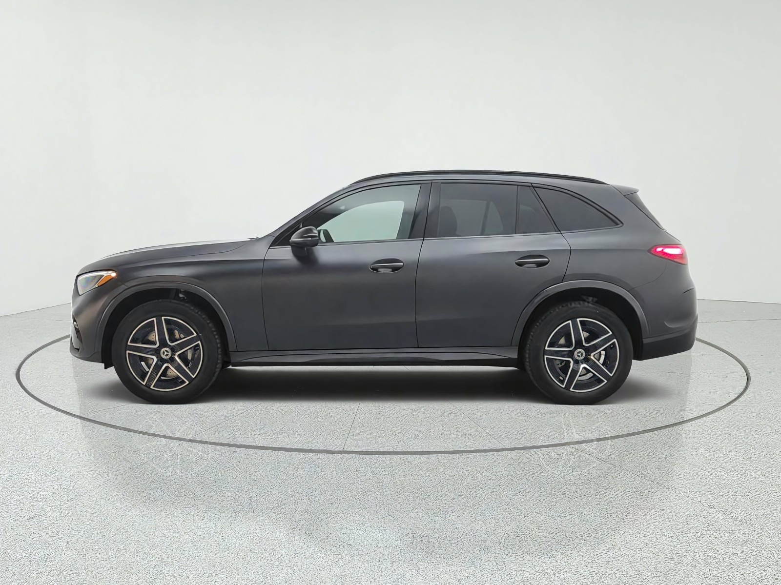 New 2027 MANUFAKTUR Graphite Grey Magno Mercedes-Benz GLC 300 SUV image 8