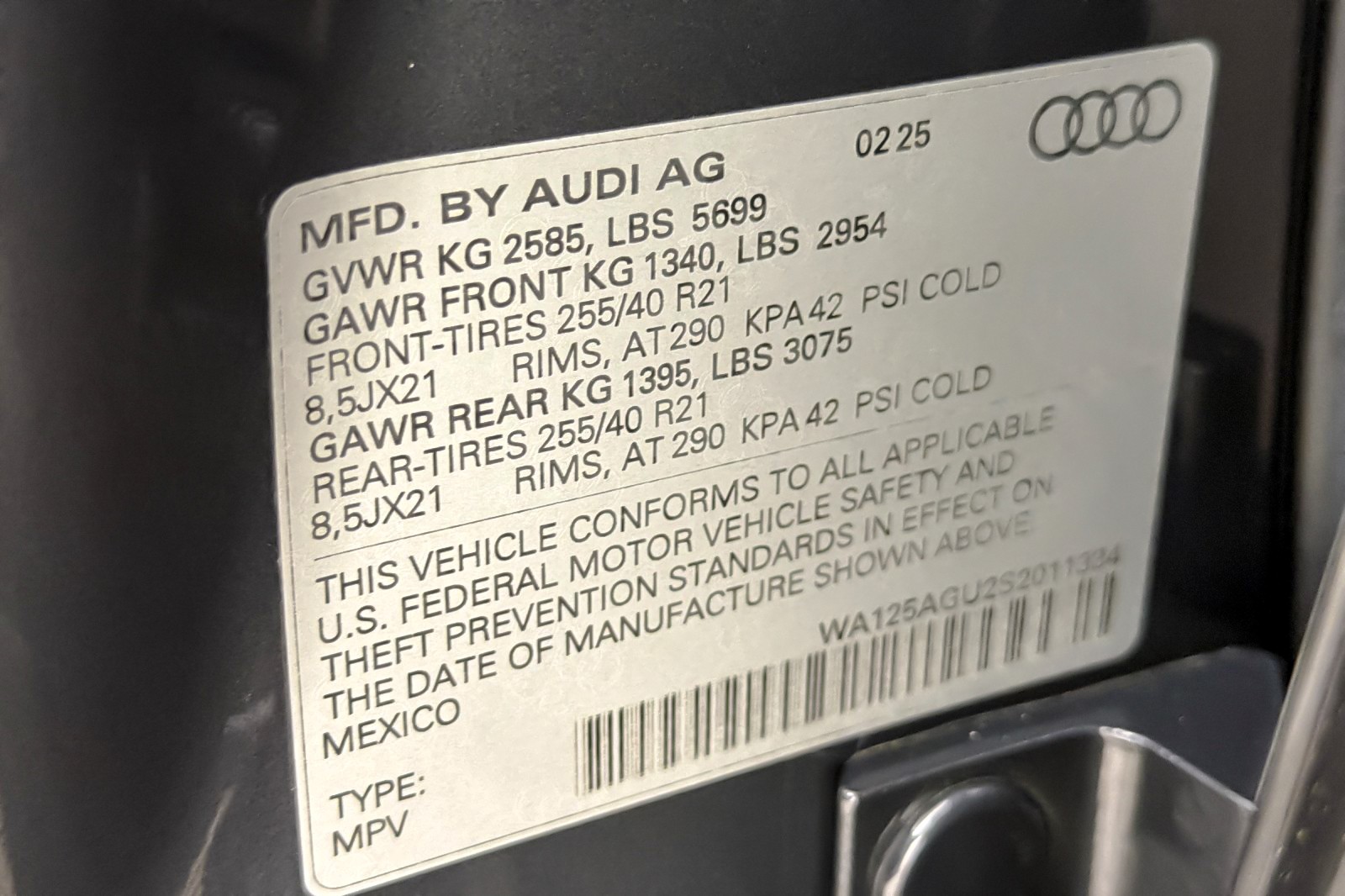 Used 2025 Tambora Gray Metallic Audi Premium Plus 3.0 TFSI quattro image 28