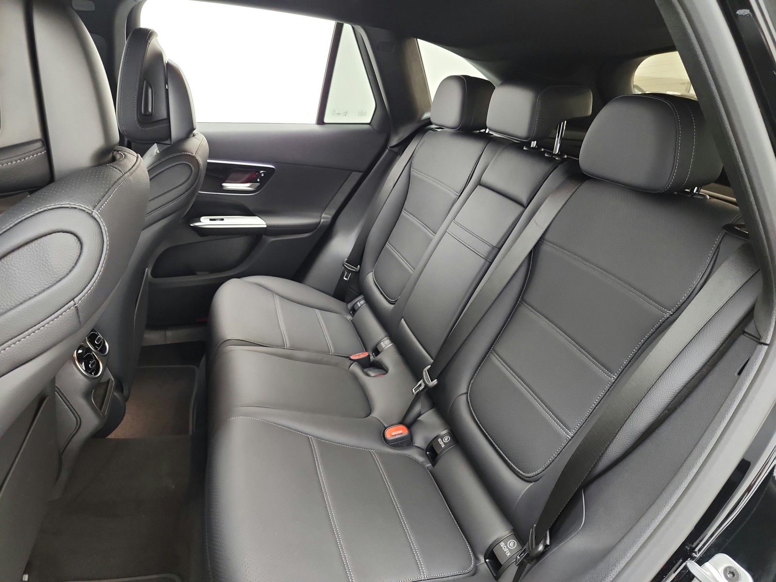 New 2026 Black Mercedes-Benz GLC 300 SUV image 19
