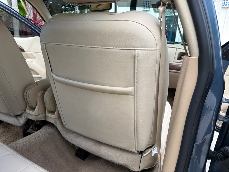2007 Mercury Grand Marquis LS LOW MILES 52,599 1 OWNER in ,