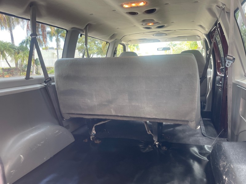 2006 Ford Econoline Wagon XLT 8 PASS LOW MILES 56328 in ,