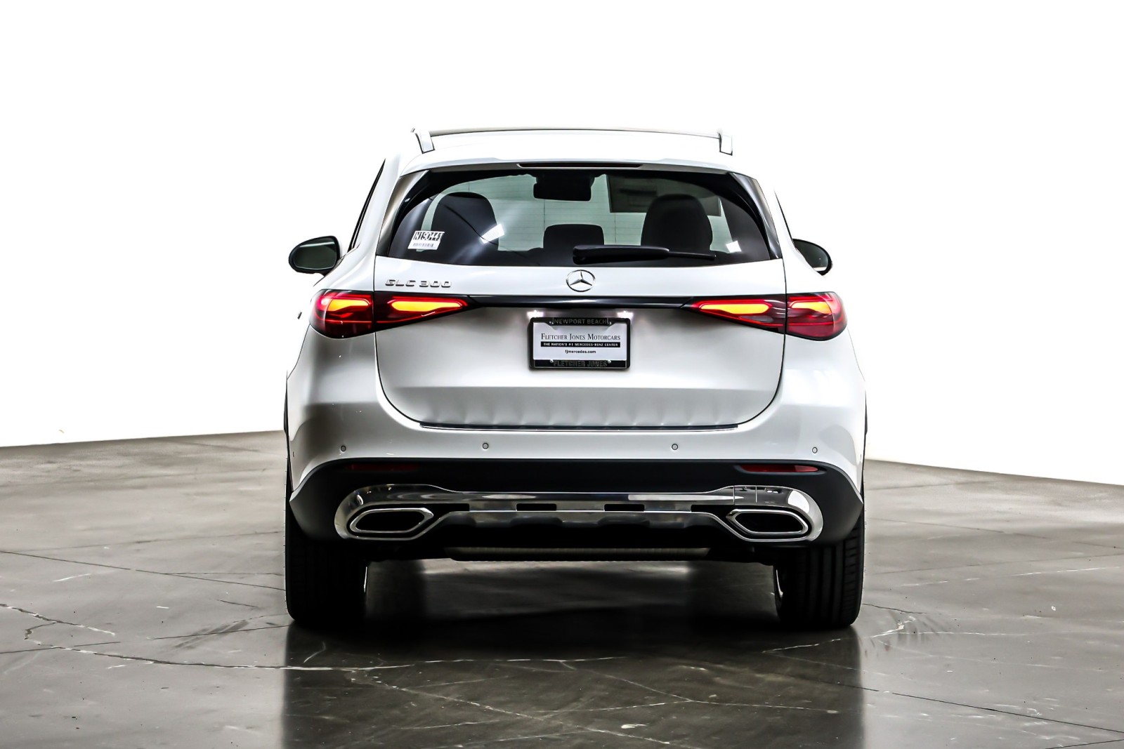 New 2026 Polar White Mercedes-Benz GLC 300 image 3