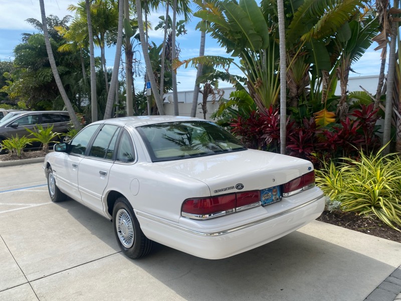 1995 Ford Crown Victoria LOW MILES 43,331 in , 