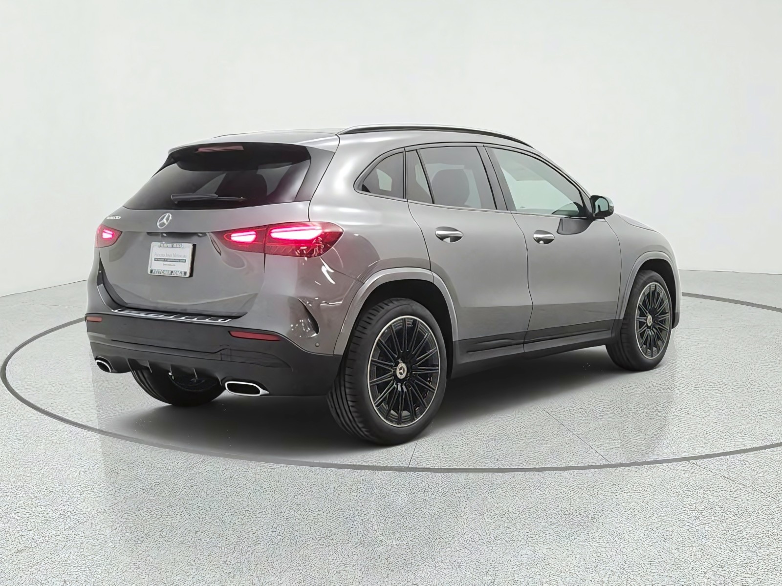 New 2026 Mountain Grey Metallic Mercedes-Benz GLA 250 SUV image 5
