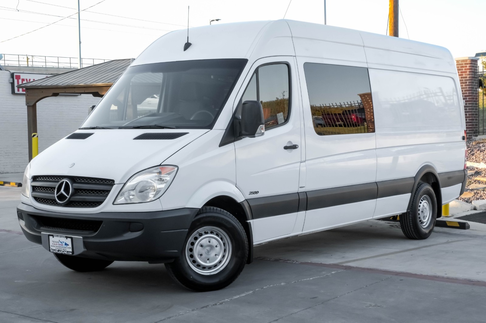 2011 Mercedes-Benz Sprinter 2500 CREW VAN HIGH ROOF AUTOMATIC DIESEL PREMIUM P 4