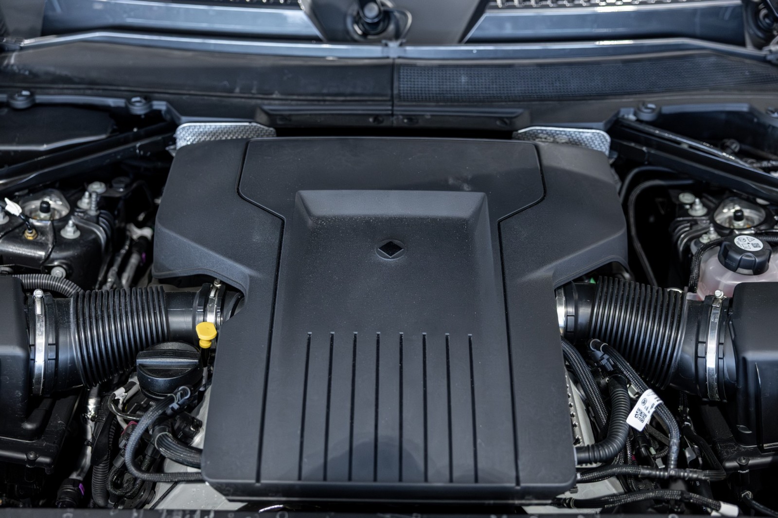 Used Car 2025 Land Rover Defender  Octa Edition One For Sale Under $170,000 In Boerne, Texas