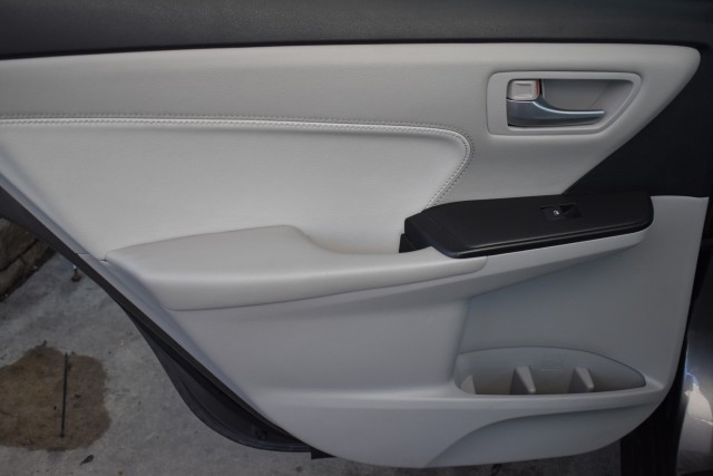 2015 Toyota Camry Hybrid Hybrid Leather Heated Front Seats Keyless Start Sa 30