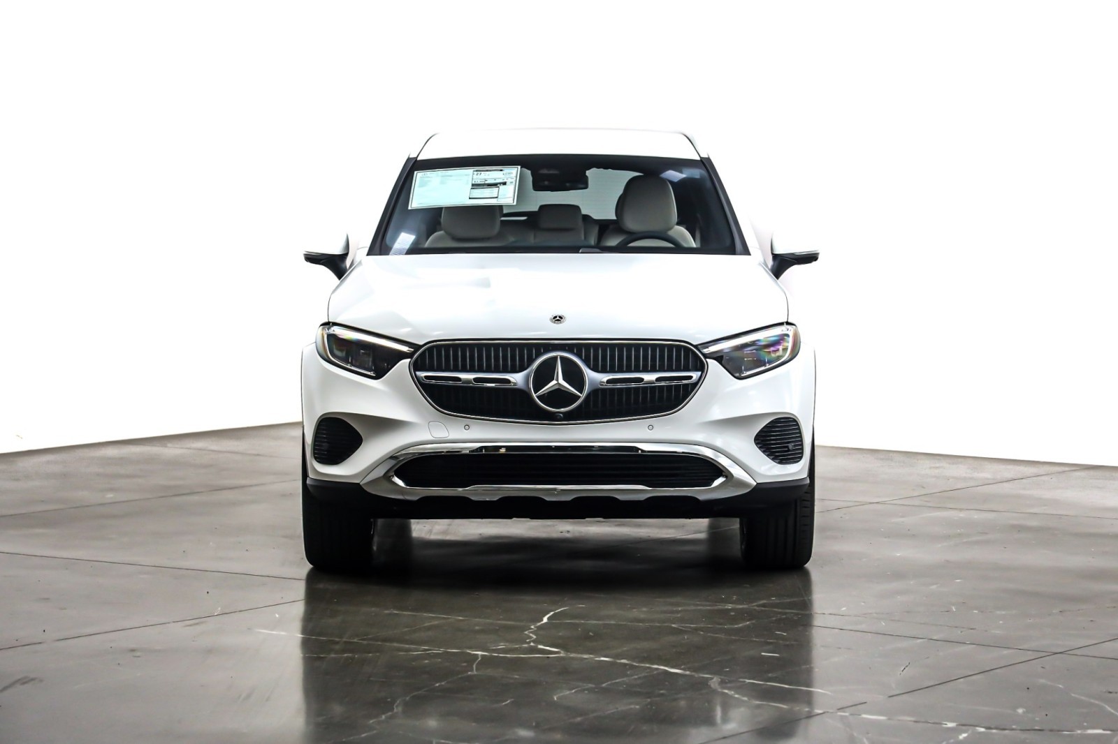 New 2026 Polar White Mercedes-Benz GLC 300 image 2