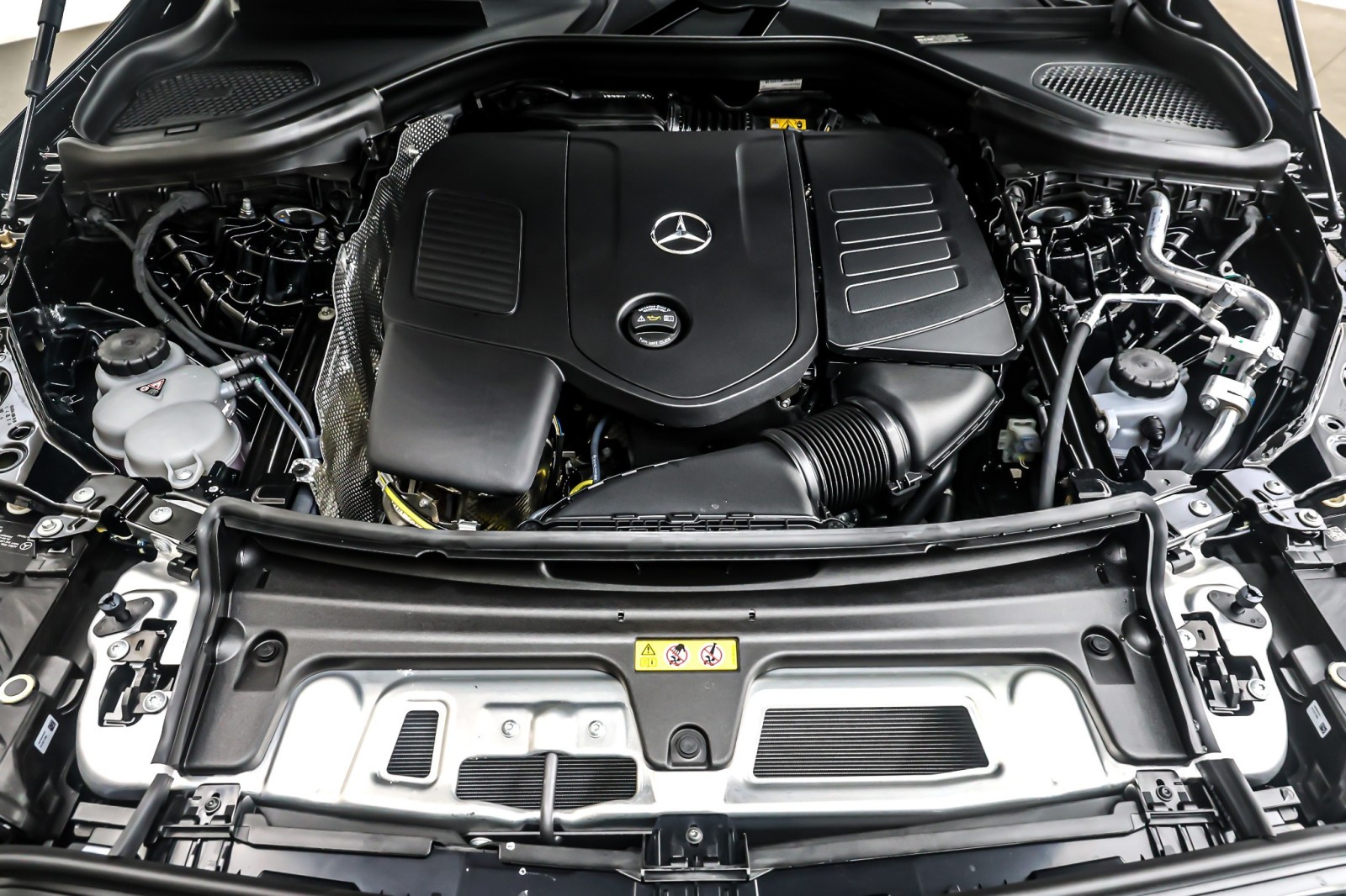 New 2026 Black Mercedes-Benz GLC 300 image 11