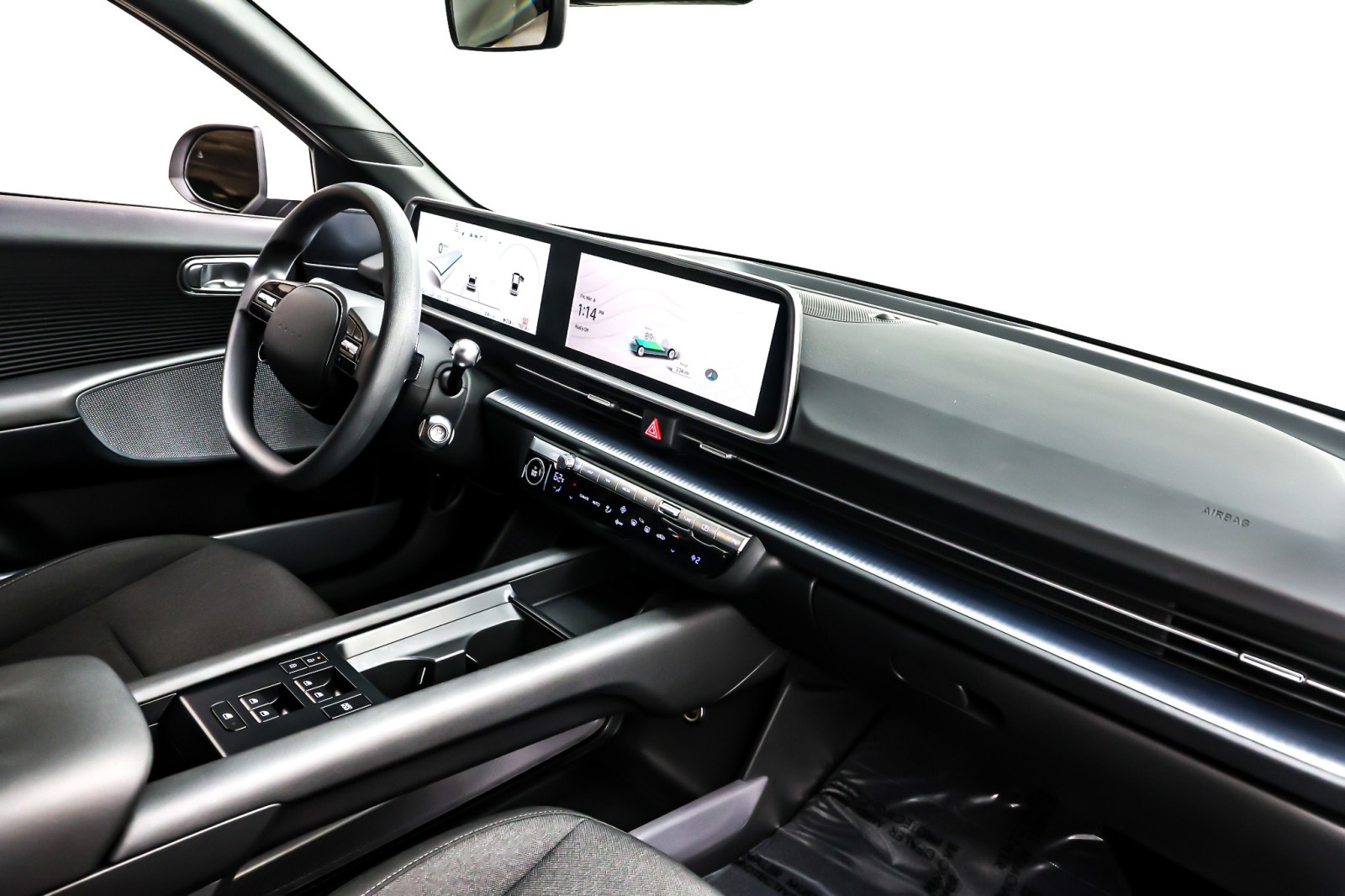 Used 2025 Serenity White Hyundai SE Standard Range RWD image 16