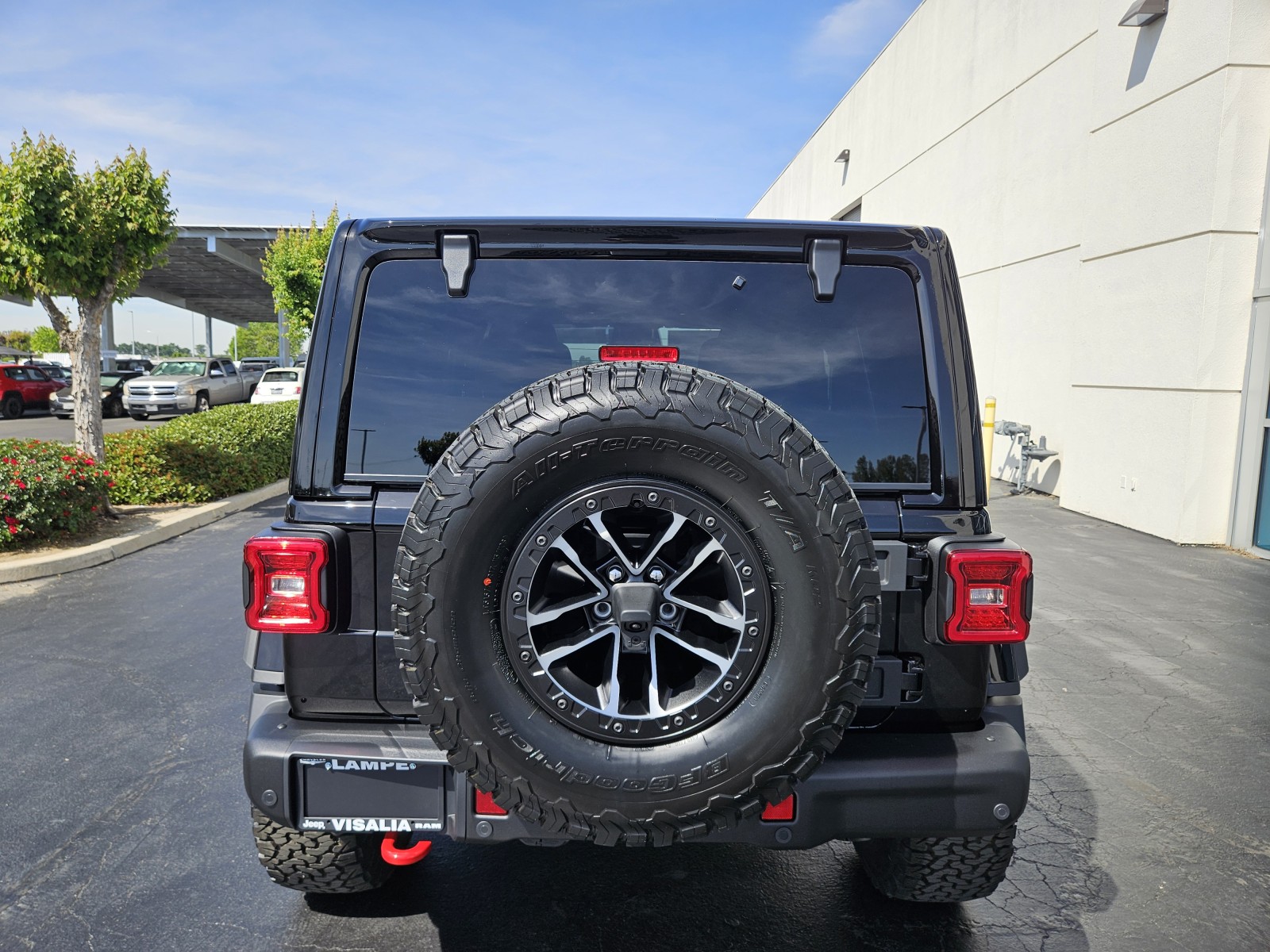 View vehicle photo 4