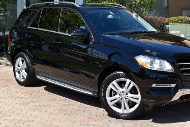 2015 Mercedes-Benz M-Class Navi Premium 1 Pkg. Moonroof Lane Tracking Wood/Leather Streeing Wheel Backup Camera MSRP $57,890 4