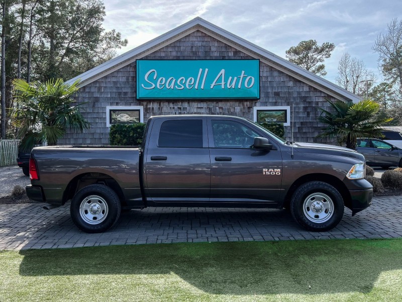 2018 RAM 1500 Express Crew Cab 4WD