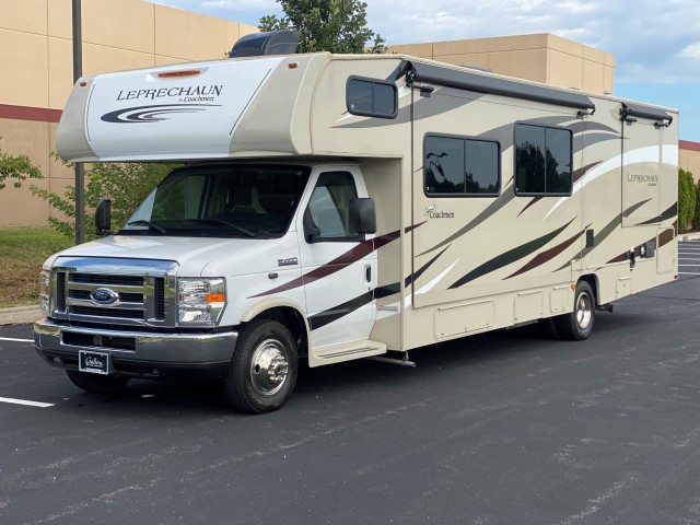 2018 Ford Coachman Leprechaun 319MB in CHESTERFIELD, Missouri