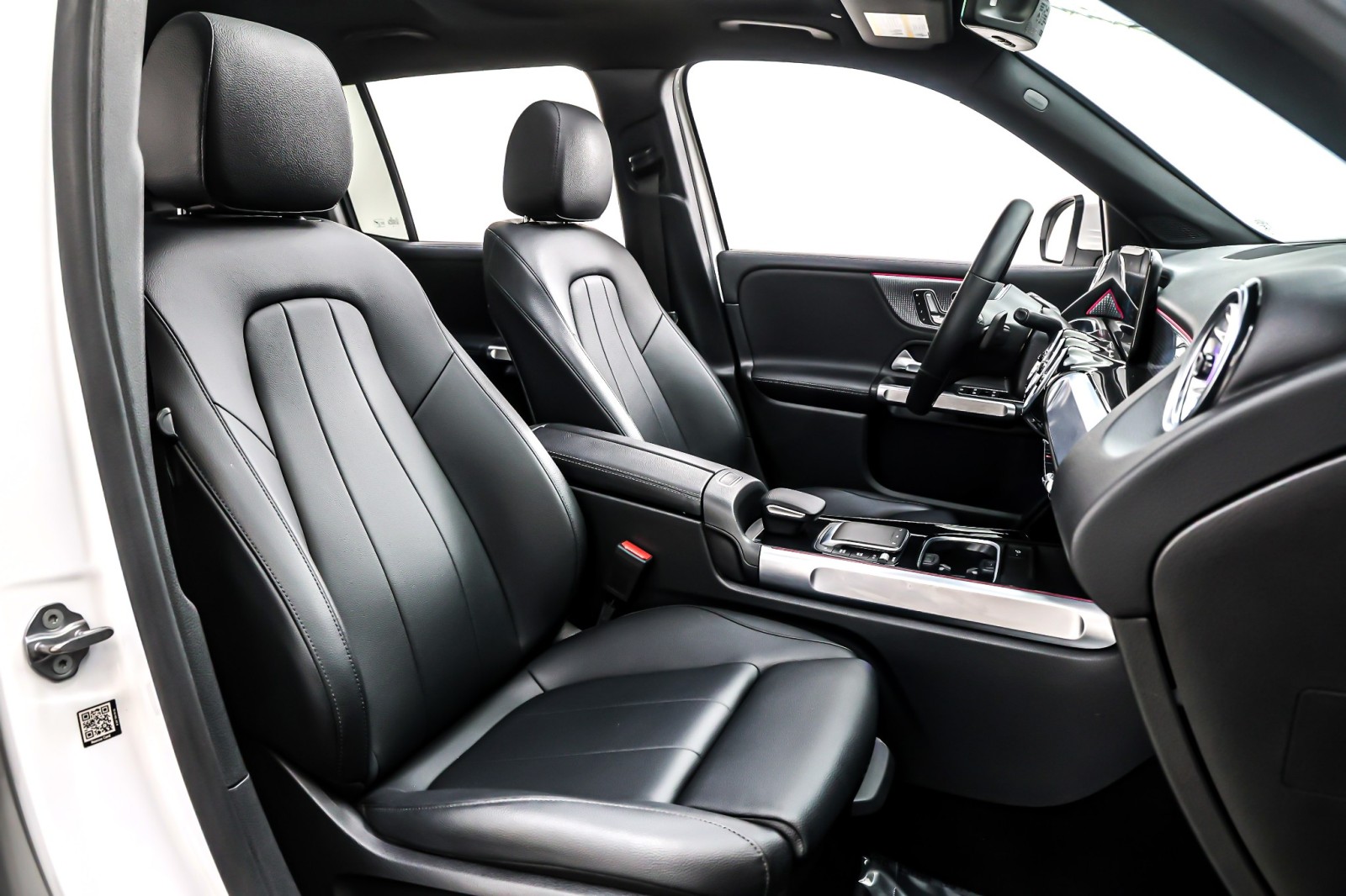 Used 2023 Polar White Mercedes-Benz GLB 250 SUV image 7