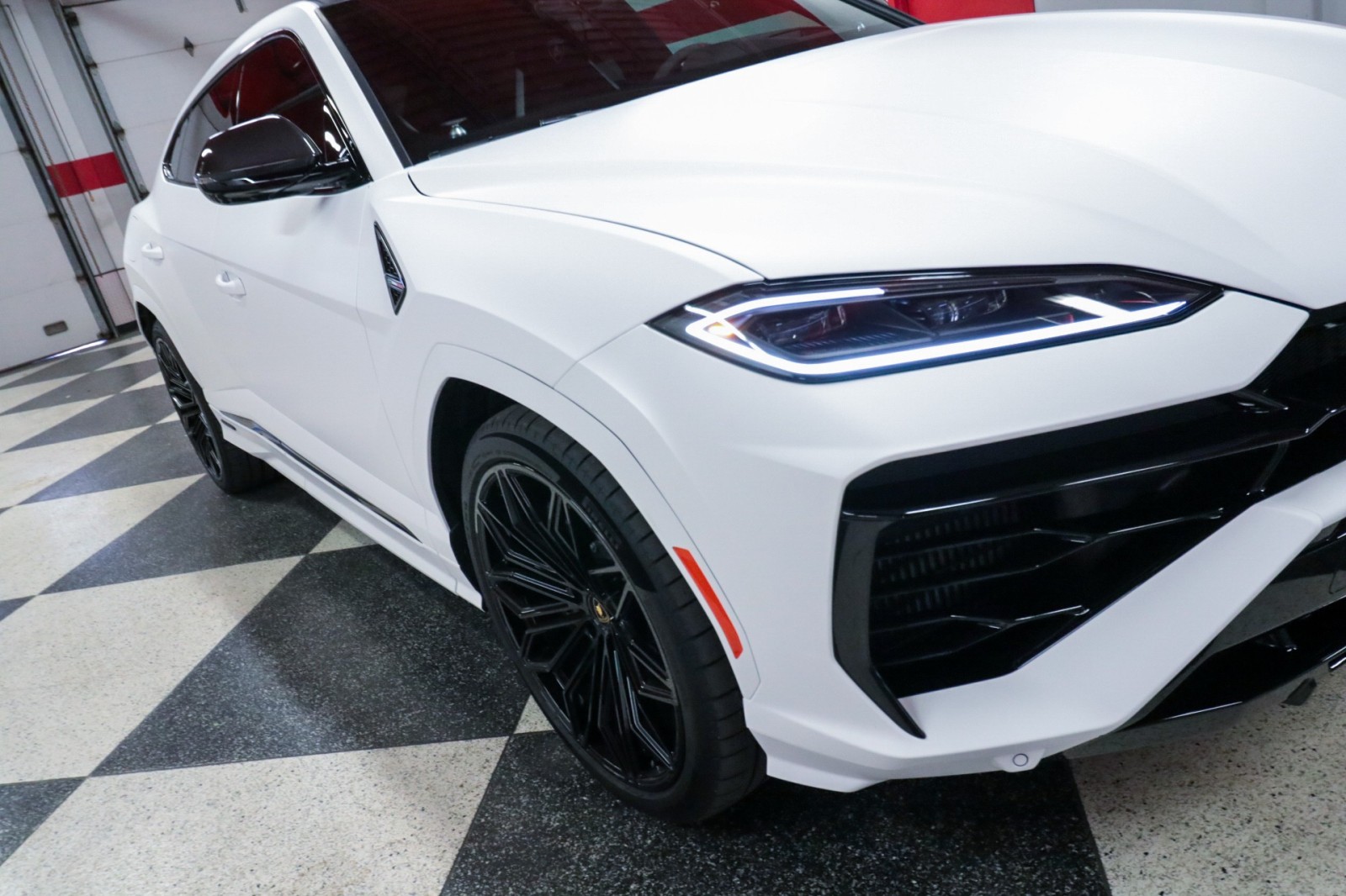 Used Car 2025 Lamborghini Urus  Se For Sale Under $360,000 In Austin, Texas