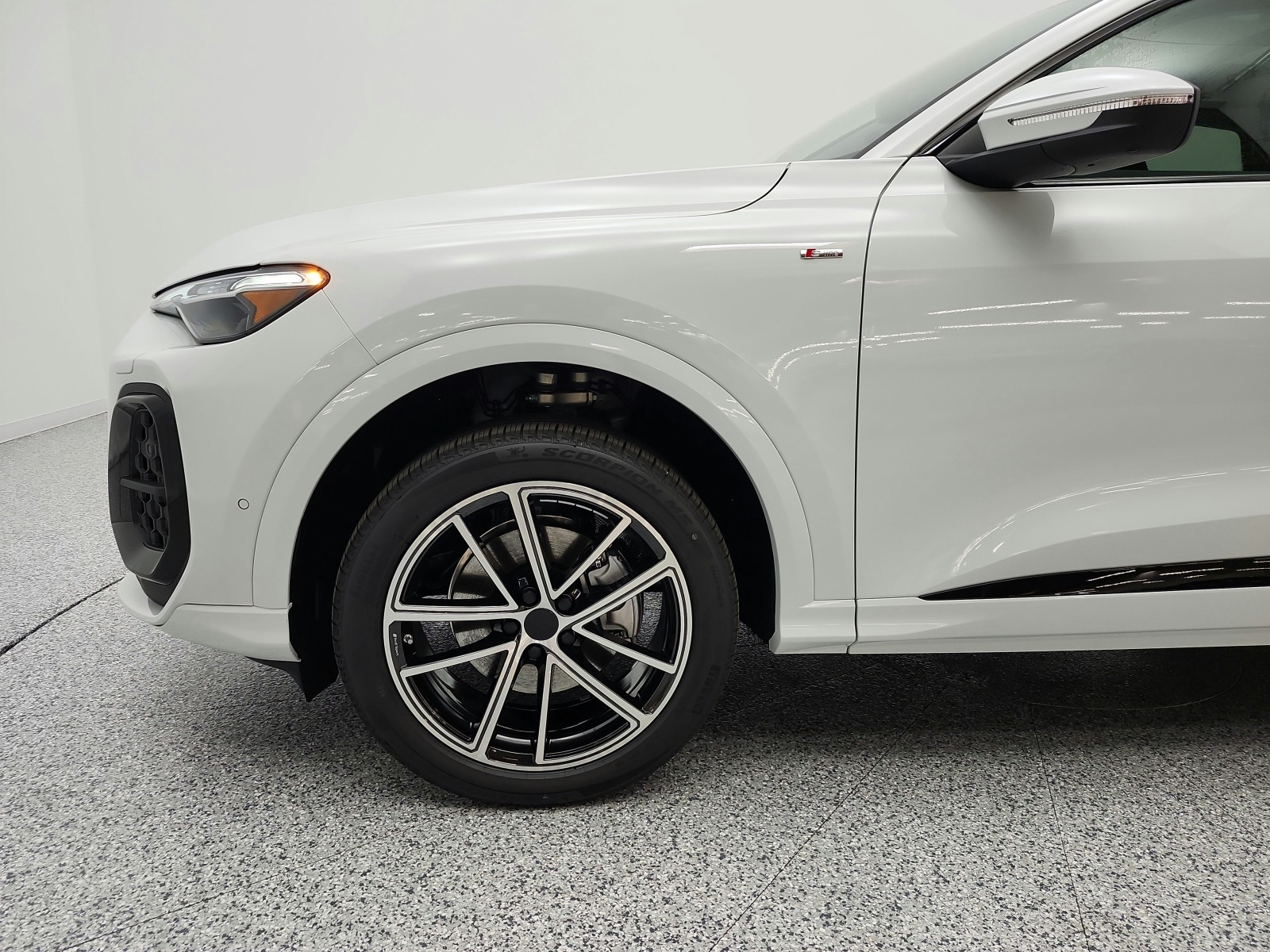 New 2026 Glacier White Metallic Audi Premium Plus 2.0 TFSI quattro image 15