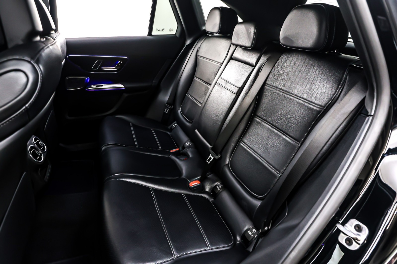 New 2026 Black Mercedes-Benz GLC 300 SUV image 8