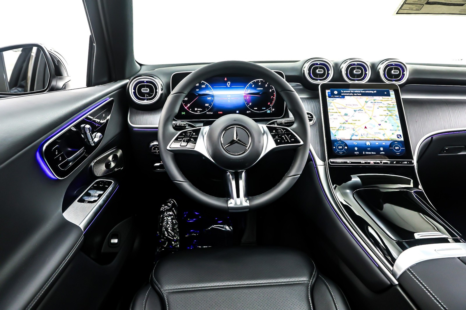 New 2026 Black Mercedes-Benz GLC 300 image 4