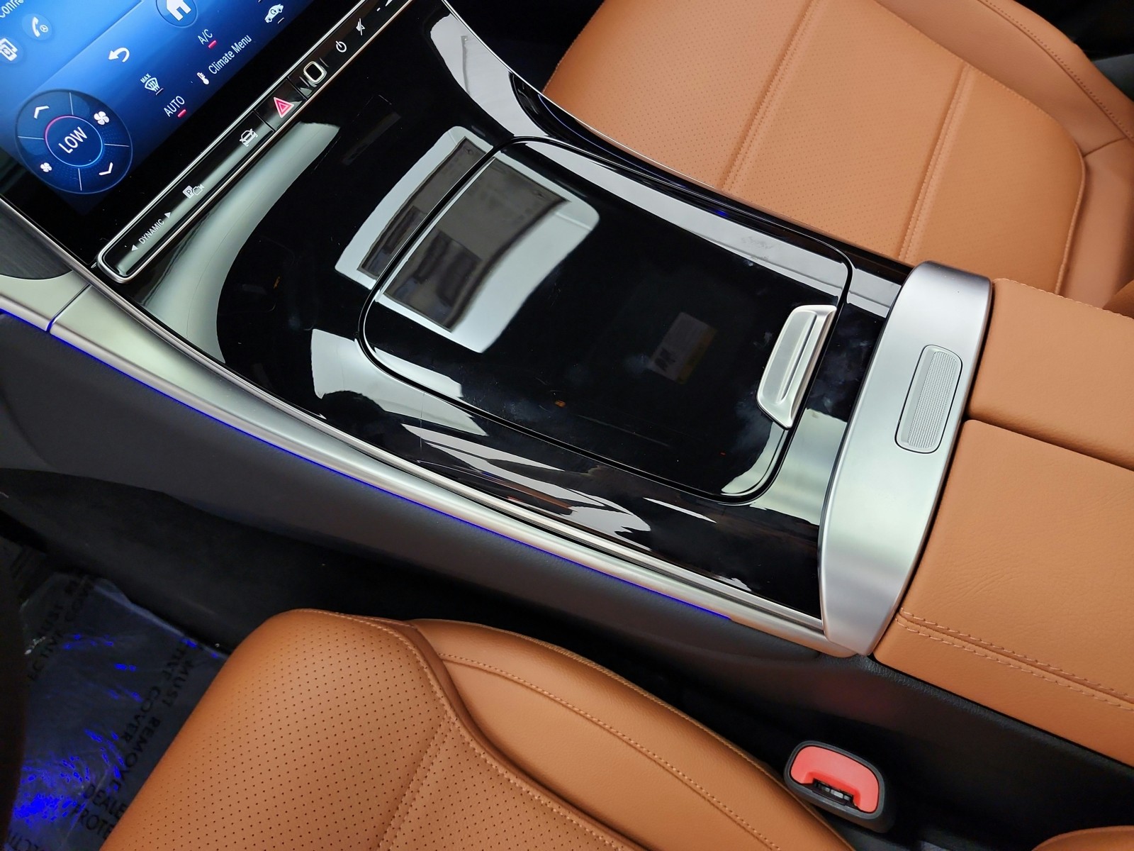New 2027 Graphite Grey Metallic Mercedes-Benz GLC 300 SUV image 9
